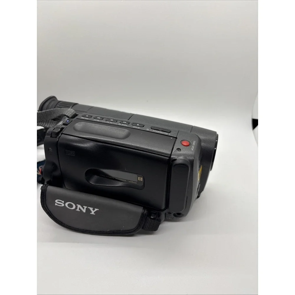 Sony CCD-TRV12 Video 8 Handycam 8mm Handheld Camcorder Gray CCD-TRV12